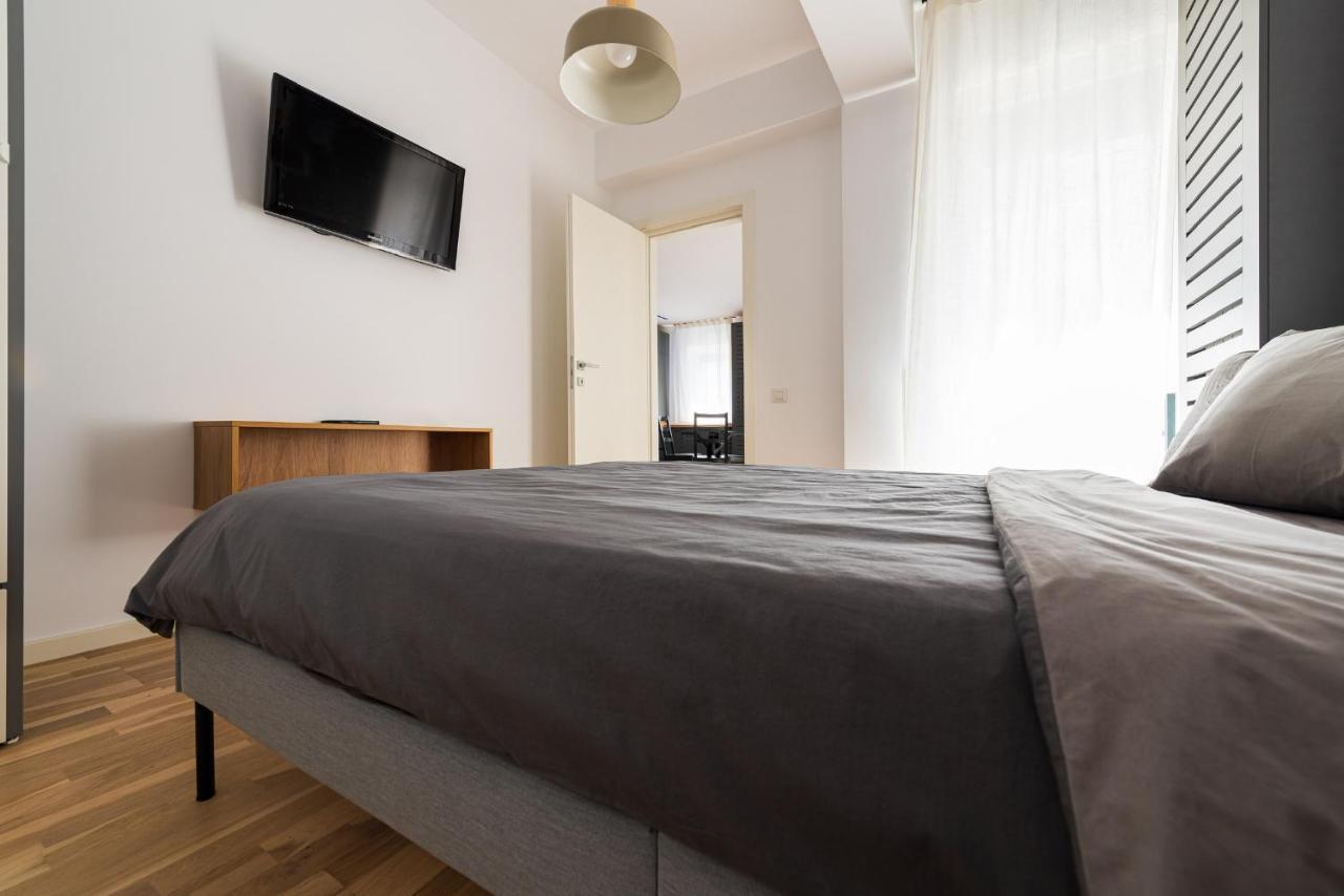 Sara - Stylish Apt With Balcony Near Piata Obor Bucharest Exterior photo